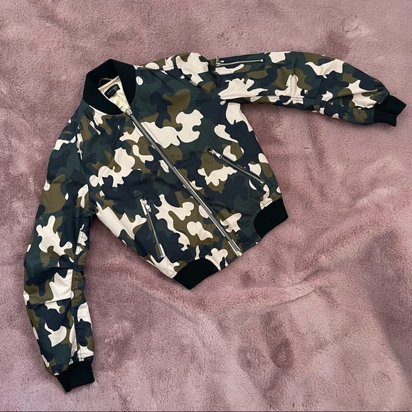 Topshop Camouflage Bomber Jacket (Size 2 US/UK 6) - Green, Taupe, Black & Gold - Picture 8 of 12